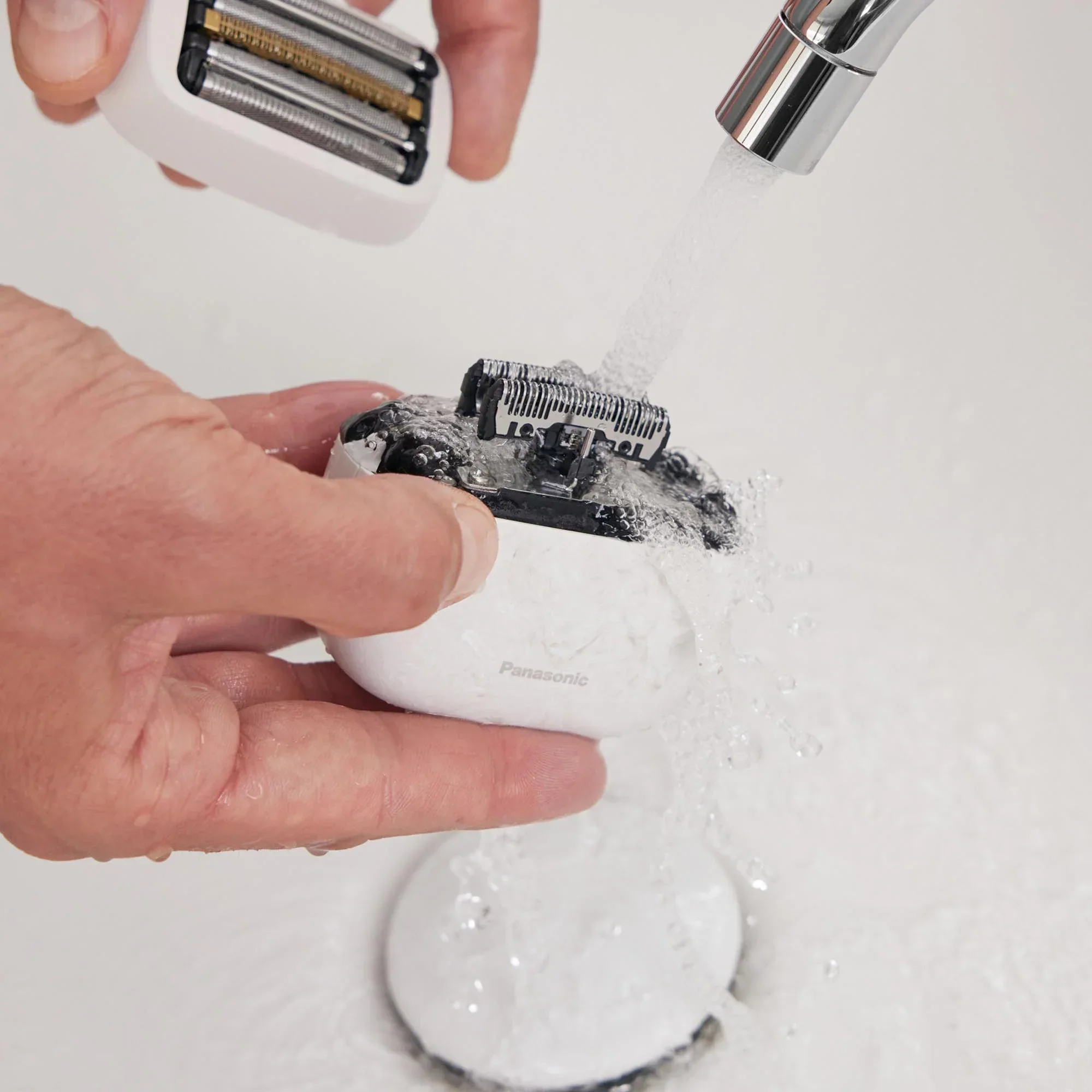 337-arc5-palm-sized-5-blade-electric-luxury-razor-13.webp ARC5 PALM-Sized 5-Blade Electric Luxury Razor