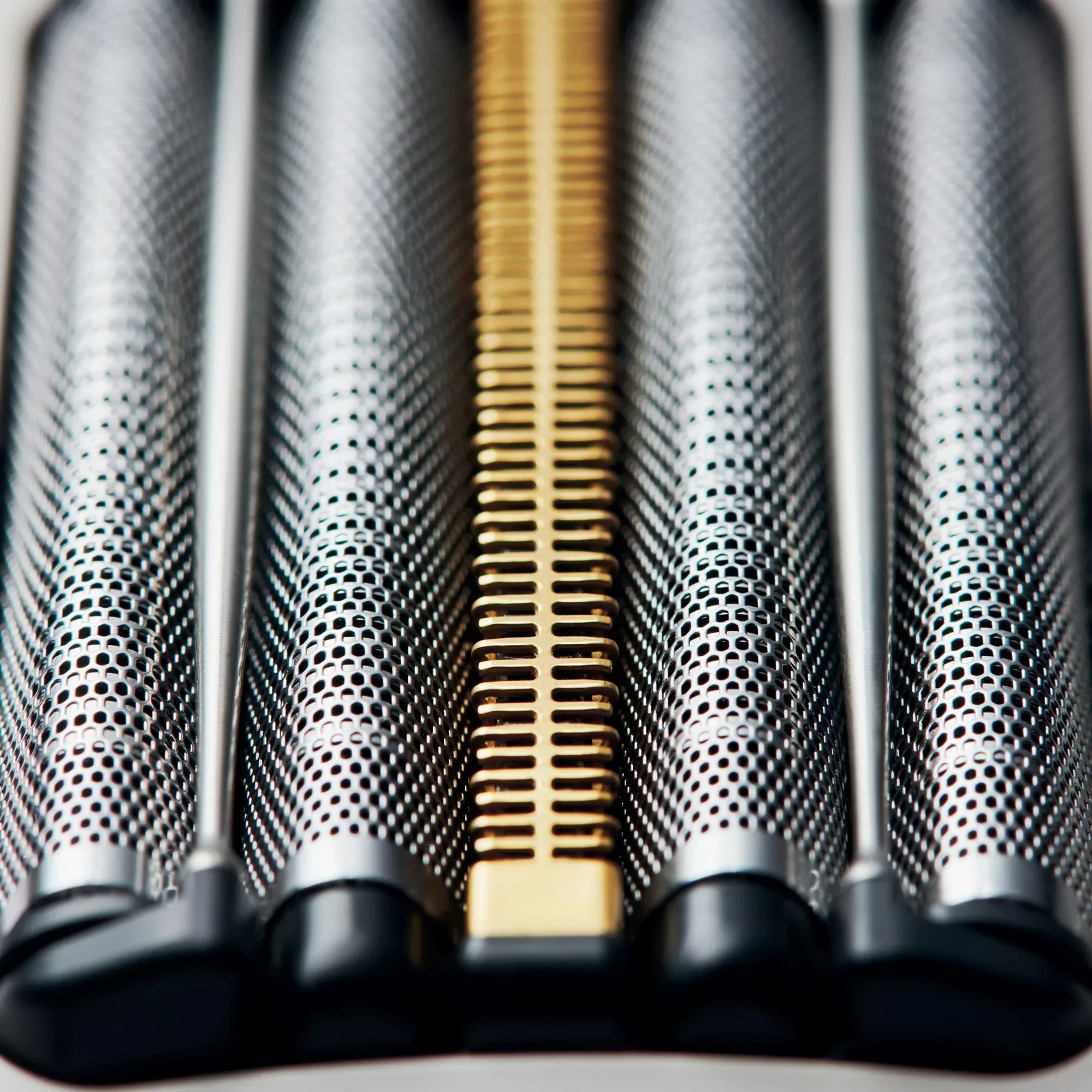 337-arc5-palm-sized-5-blade-electric-luxury-razor-7.webp ARC5 PALM-Sized 5-Blade Electric Luxury Razor