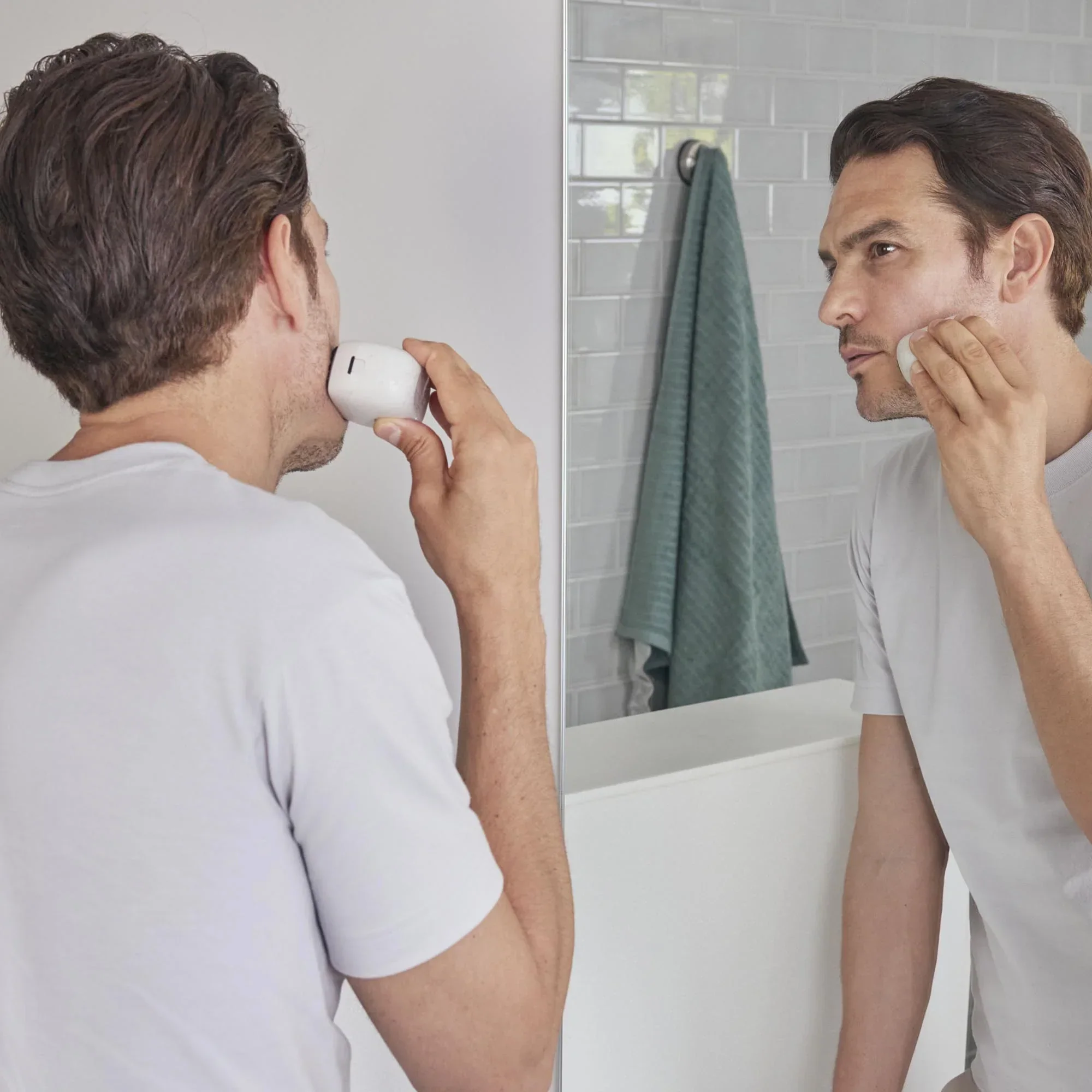 337-arc5-palm-sized-5-blade-electric-luxury-razor-9.webp ARC5 PALM-Sized 5-Blade Electric Luxury Razor
