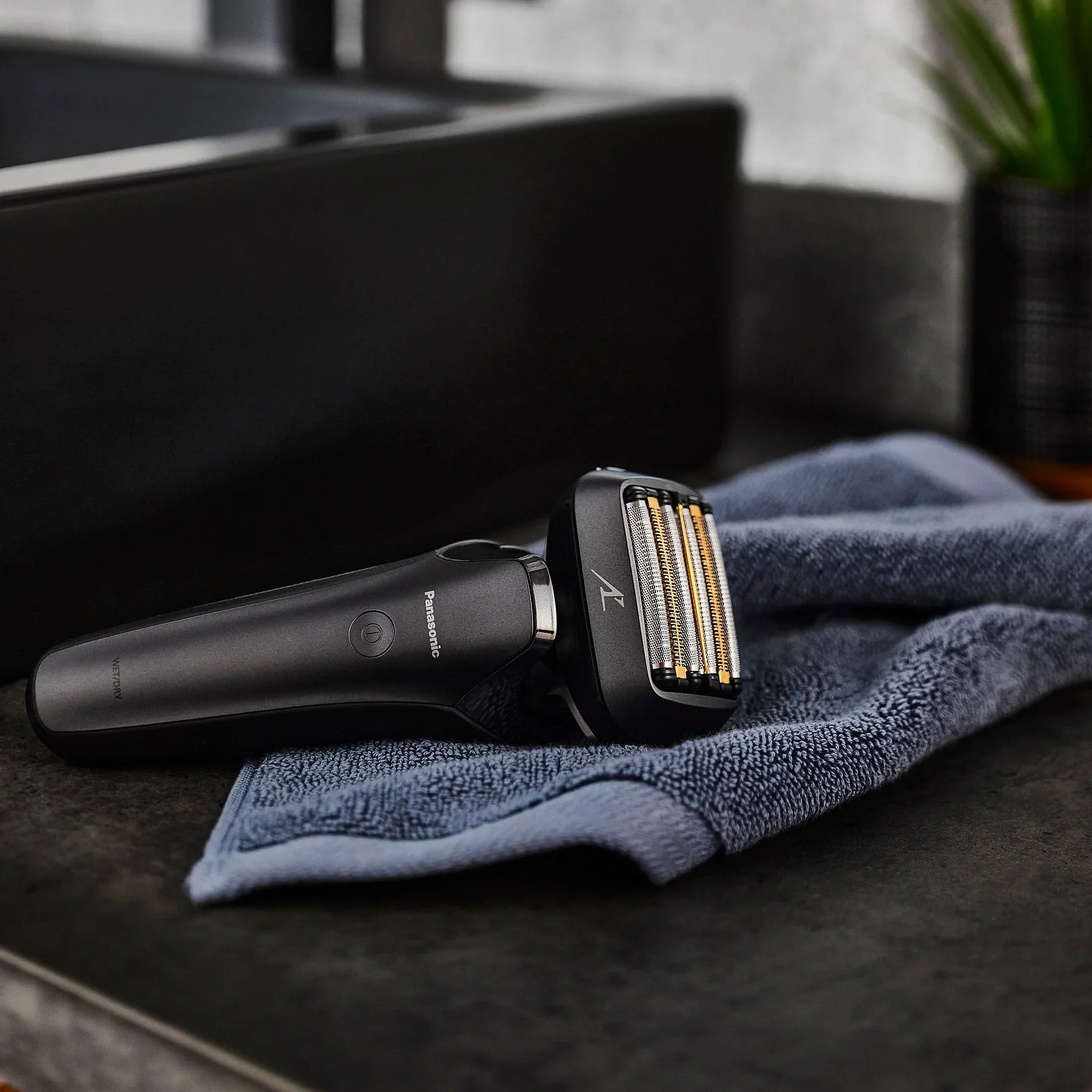ARC6 Luxury 6-Blade Men's Electric Shaver