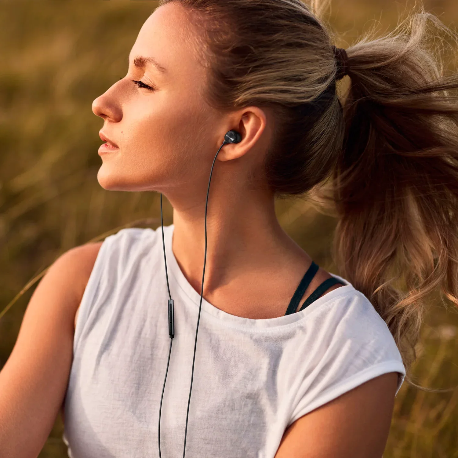 410-ergofit-in-ear-earbud-headphones-with-microphone-usb-c-compatible-4.webp ErgoFit In-Ear Earbud Headphones with Microphone, USB-C Compatible