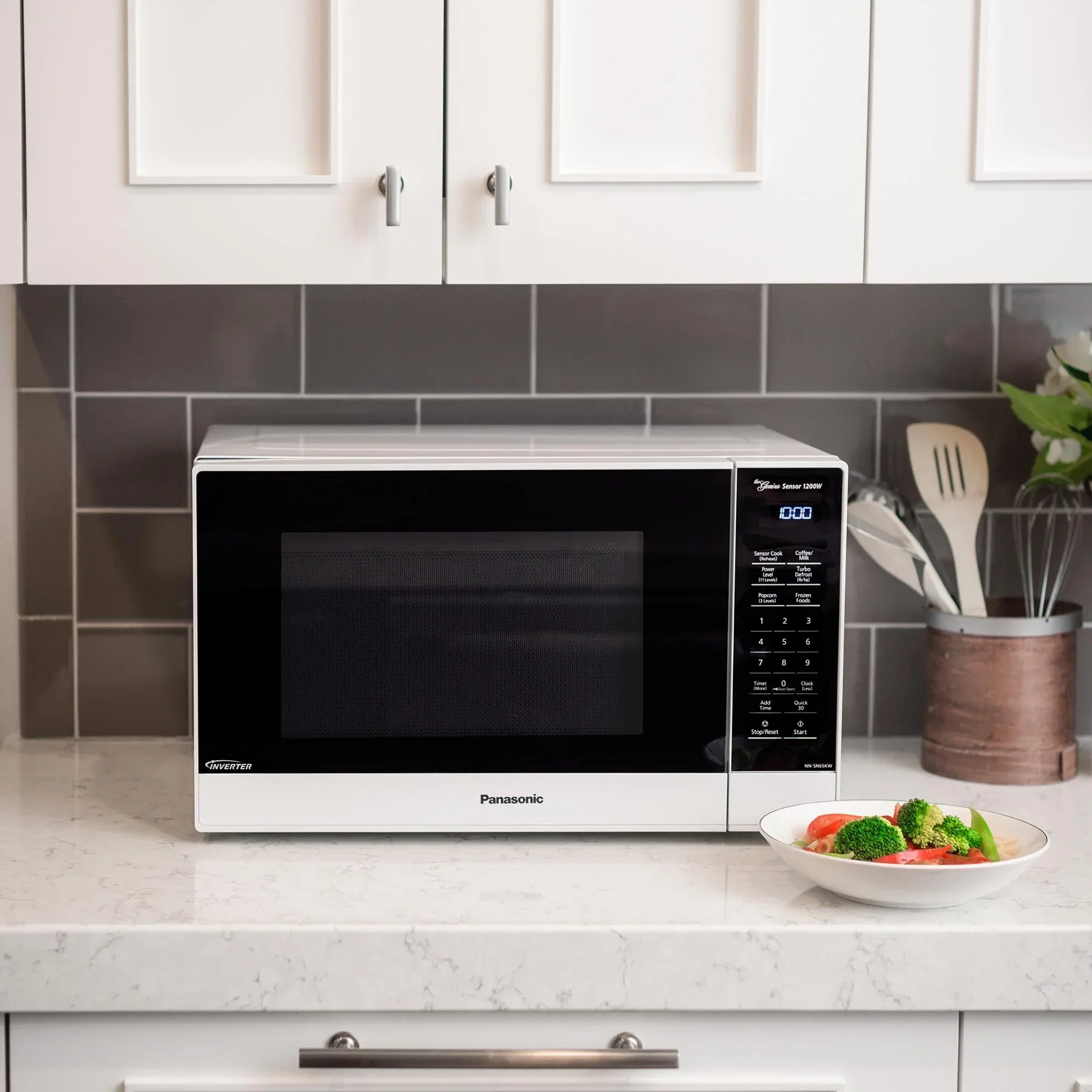421-1.2-cu.ft.-inverter-technology-1200w-nn-sn65k-10.webp 1.2 cu.ft. Inverter Technology, 1200W - NN-SN65K