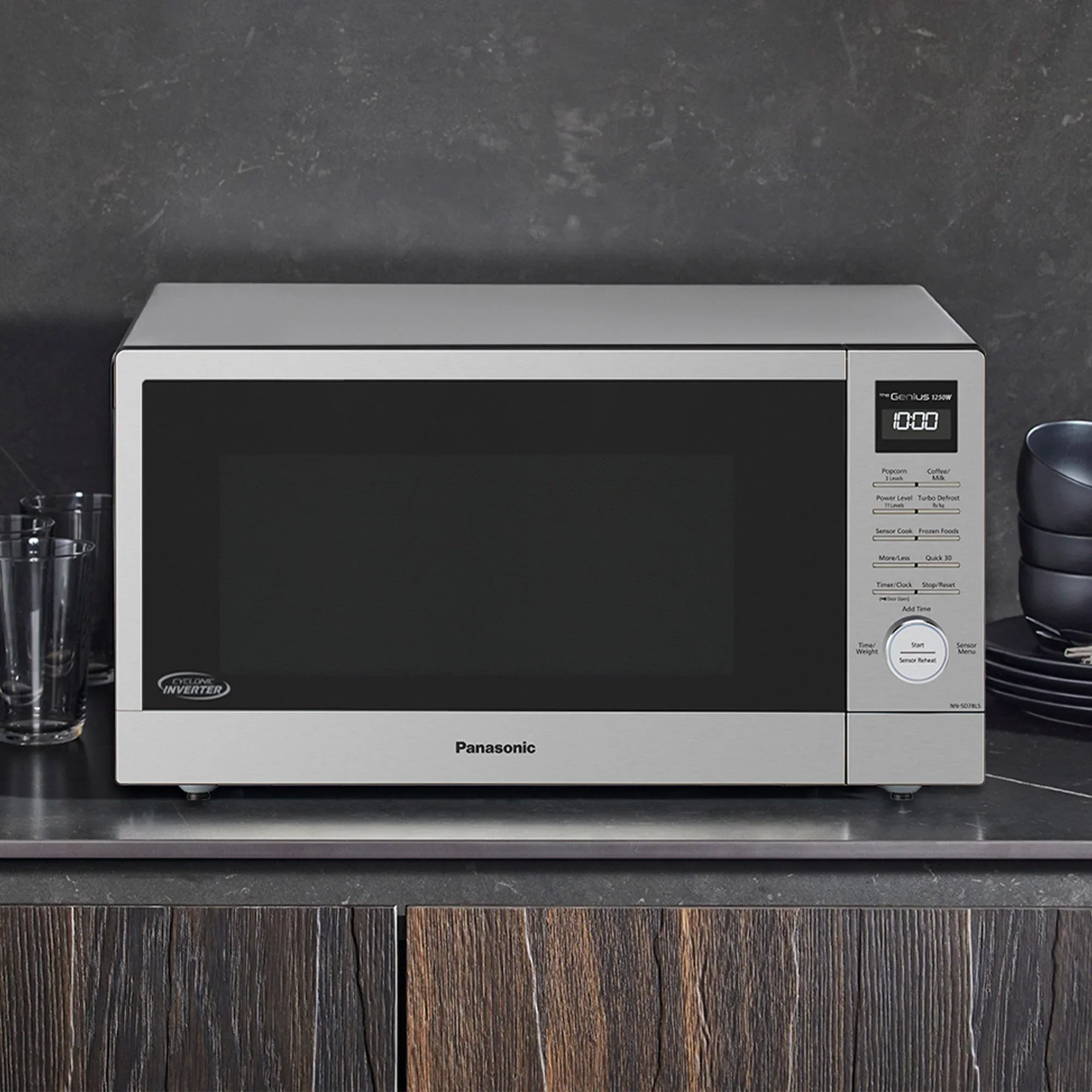 1.6 cu.ft. Cyclonic Wave Inverter Microwave, 1250W - NN-SD78LS