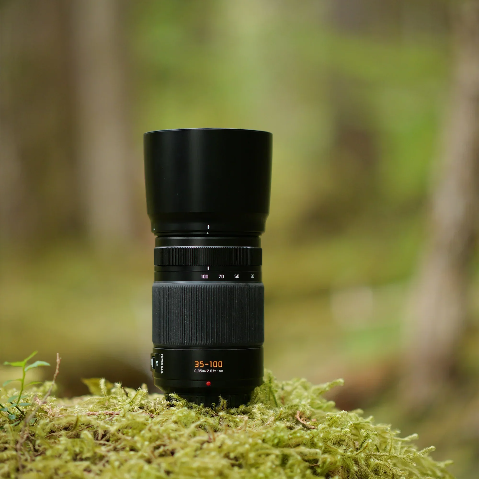 596-lumix-g-series-leica-35-100mm-f2.8-lens-5.webp LUMIX G Series LEICA 35-100mm F2.8 Lens