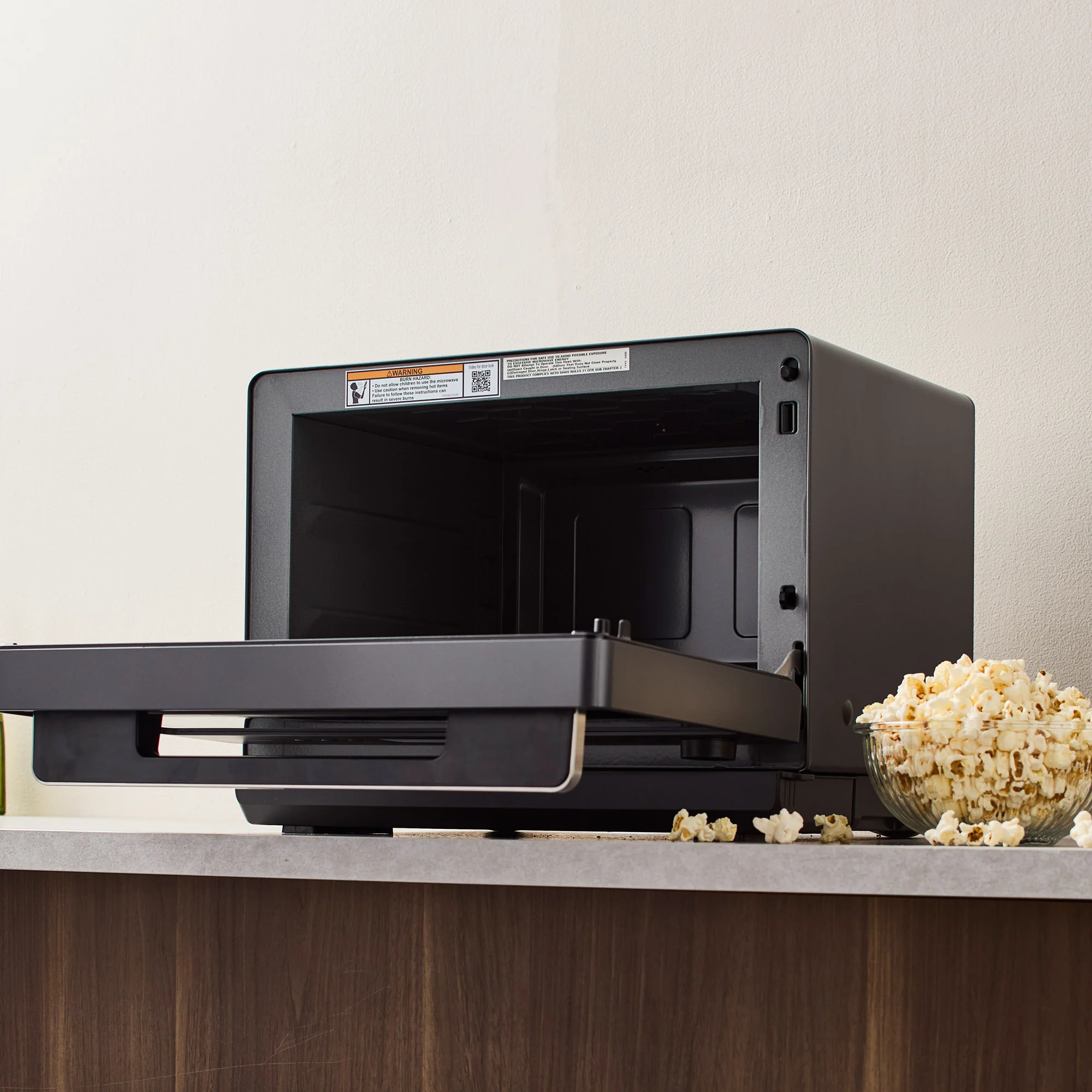 1.0 cu.ft. Japanese Microwave with the Genius® Sensor 2.0 + Inverter Technology, 1200W - NN-SF57RM