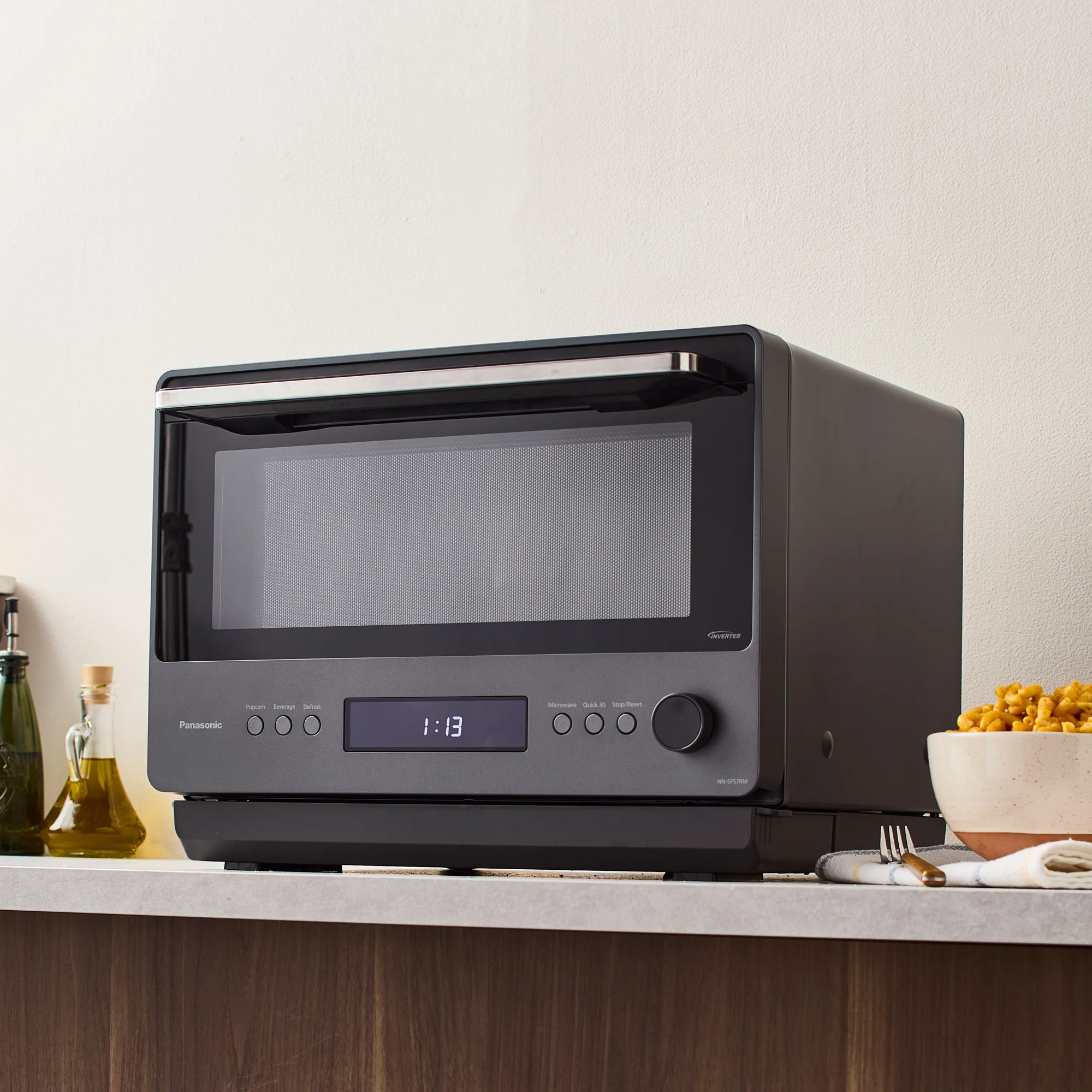 1.0 cu.ft. Japanese Microwave with the Genius® Sensor 2.0 + Inverter Technology, 1200W - NN-SF57RM
