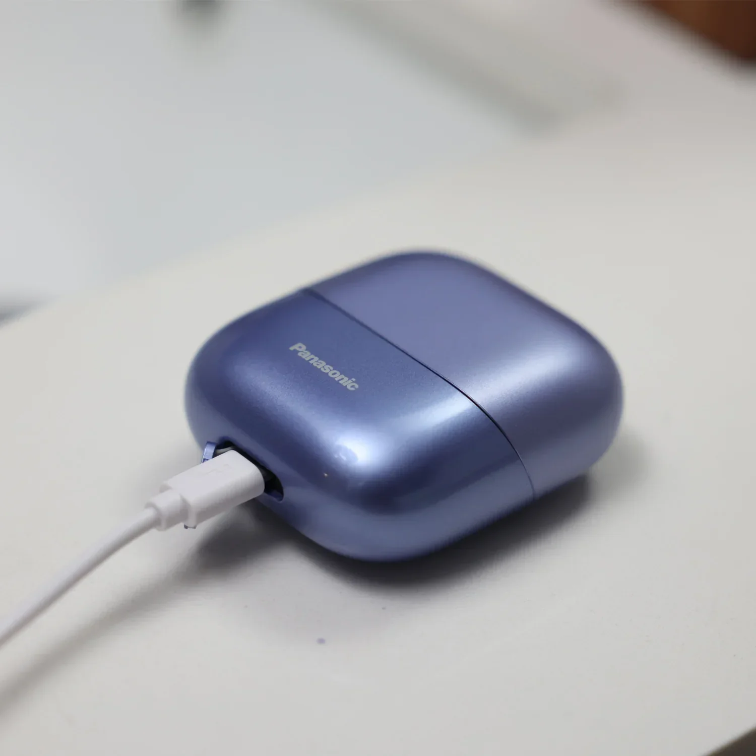 Panasonic "Swipe Right" Compact On-the-Go Shaver for Women